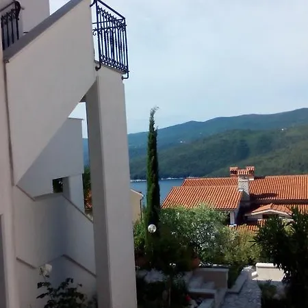 Apartments Mare Losinjska 16 Rabac Zimmer foto
