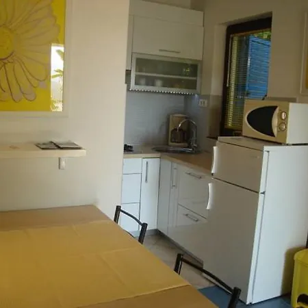 Apartments Mare Losinjska 16 Rabac Zimmer foto